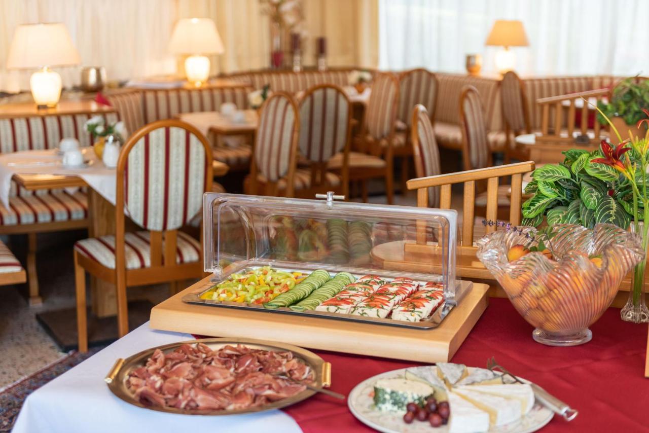 Strandhotel Schabus Velden am Worthersee Bagian luar foto