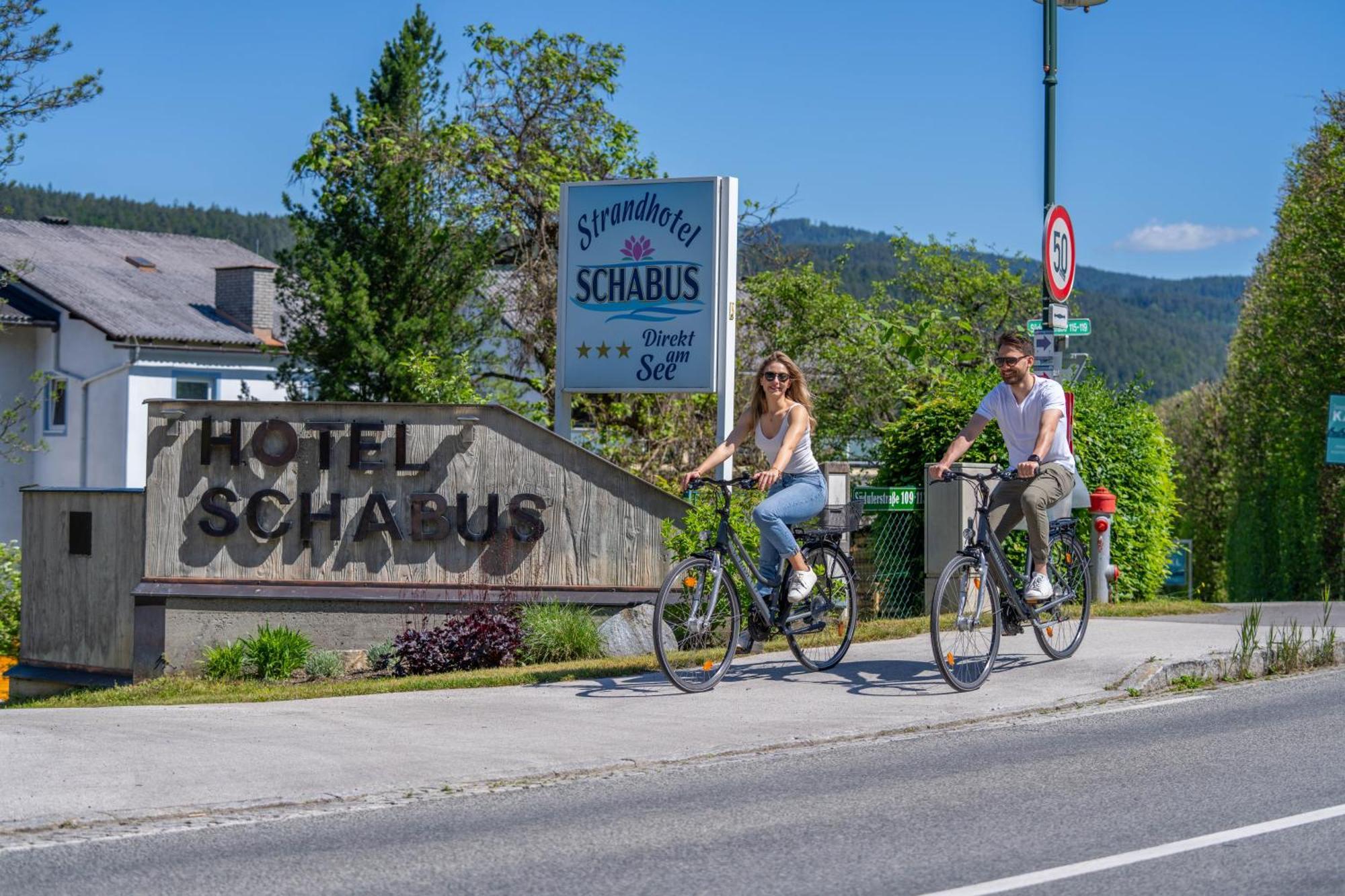 Strandhotel Schabus Velden am Worthersee Bagian luar foto